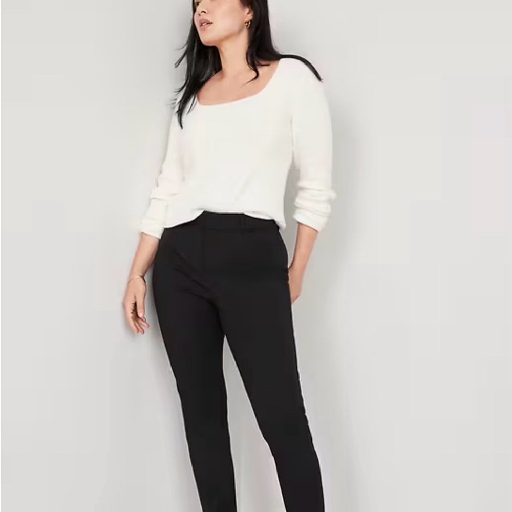 Old Navy High Rise Pixie - Picture 3 of 6